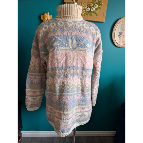 Women´s vintage oversized turtleneck wool sweater fair...